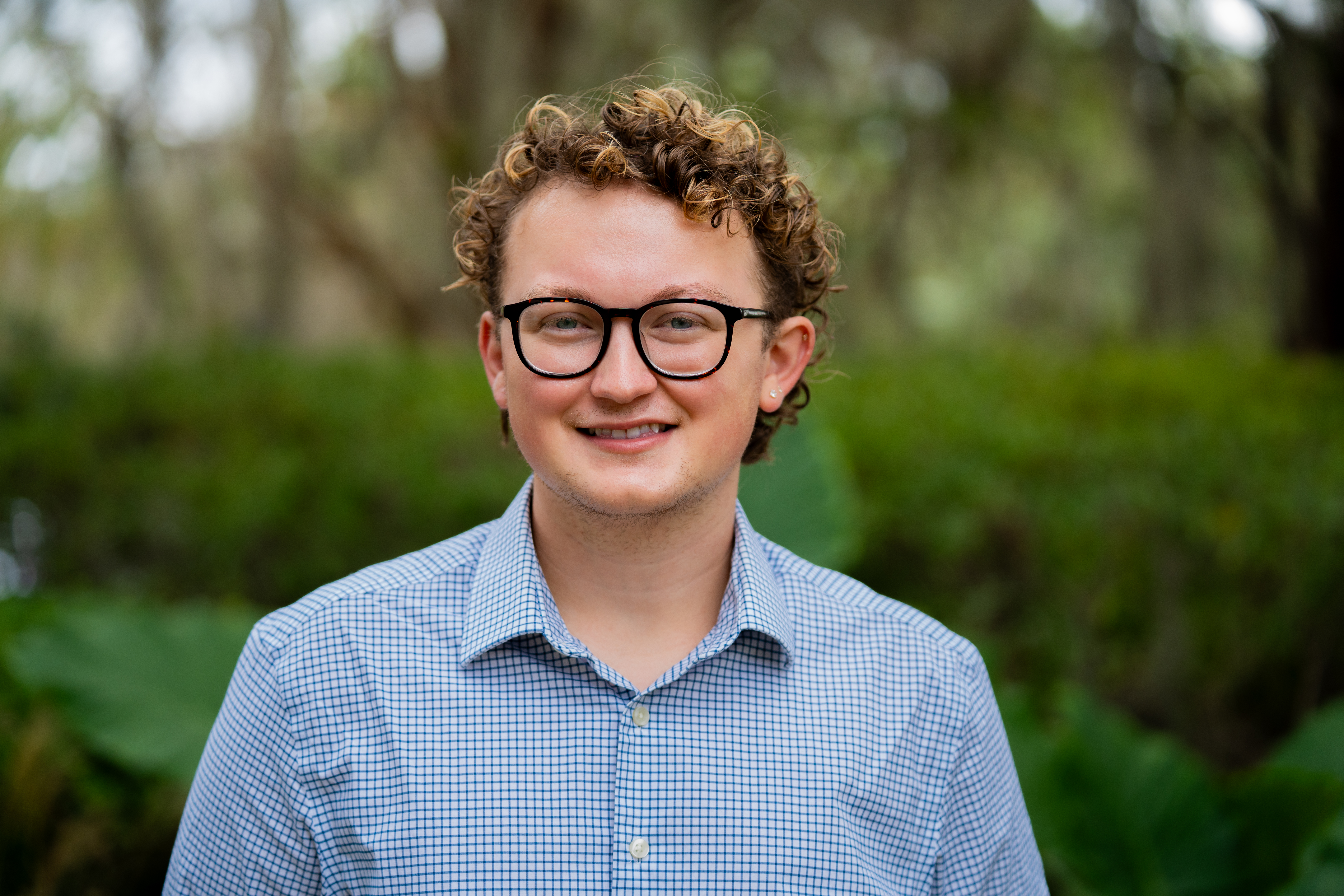 Ethan Messier Headshot.jpeg