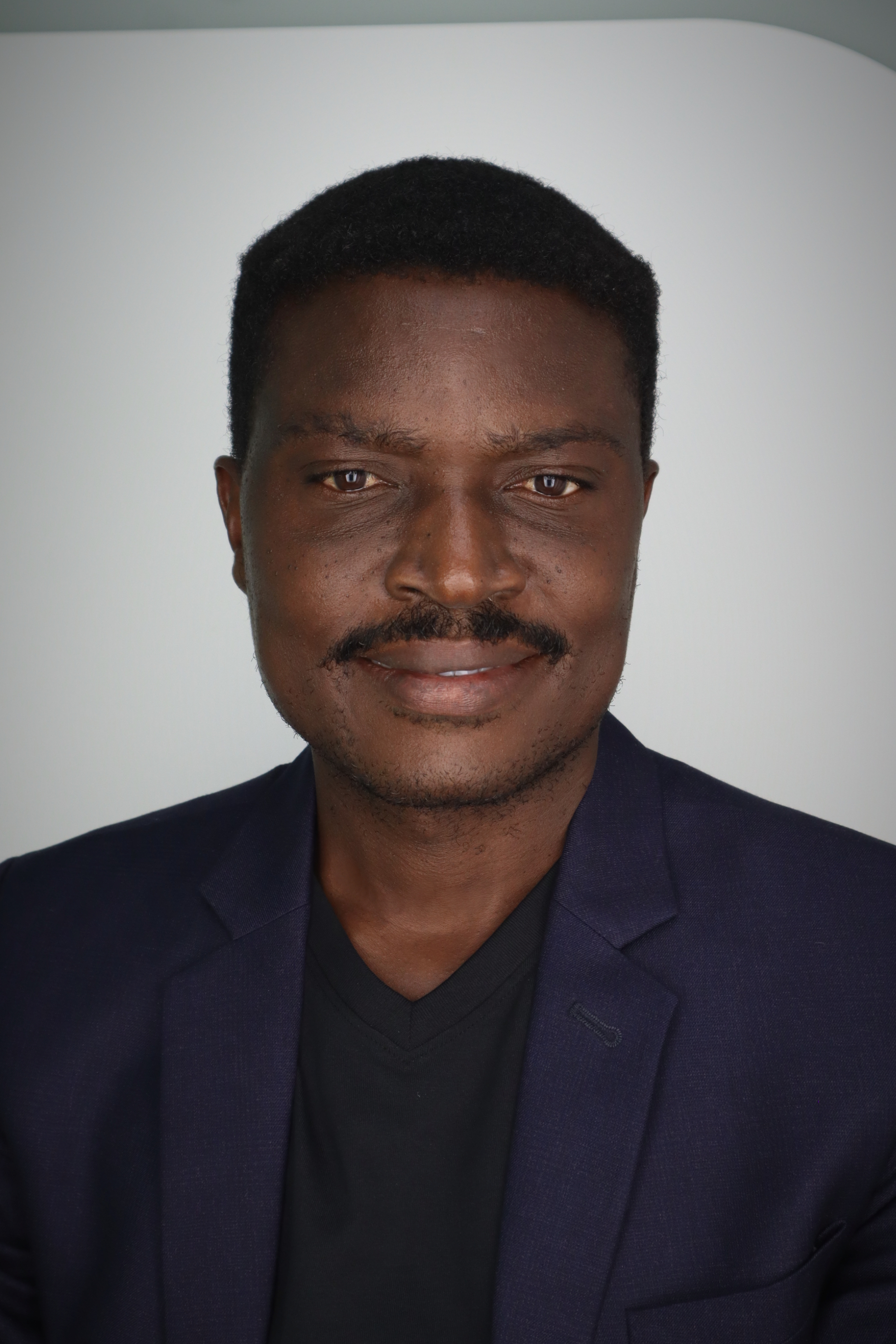 HeadShot 1.jpg